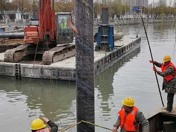 河道灌注樁，拉森樁施工
